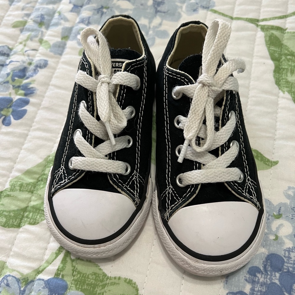 Converse Toddler Shoes size 9